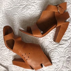 French designer Mellow Yellow open toe camel boots